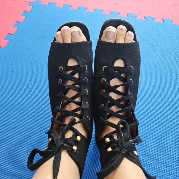 Chloe Canvas Gladiator Sandals Size 38 - Picture 2 of 10